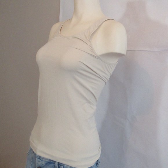 Babaton Aritzia  top tank with a round neckline Women  Beige  Medium/ large - Picture 2 of 7